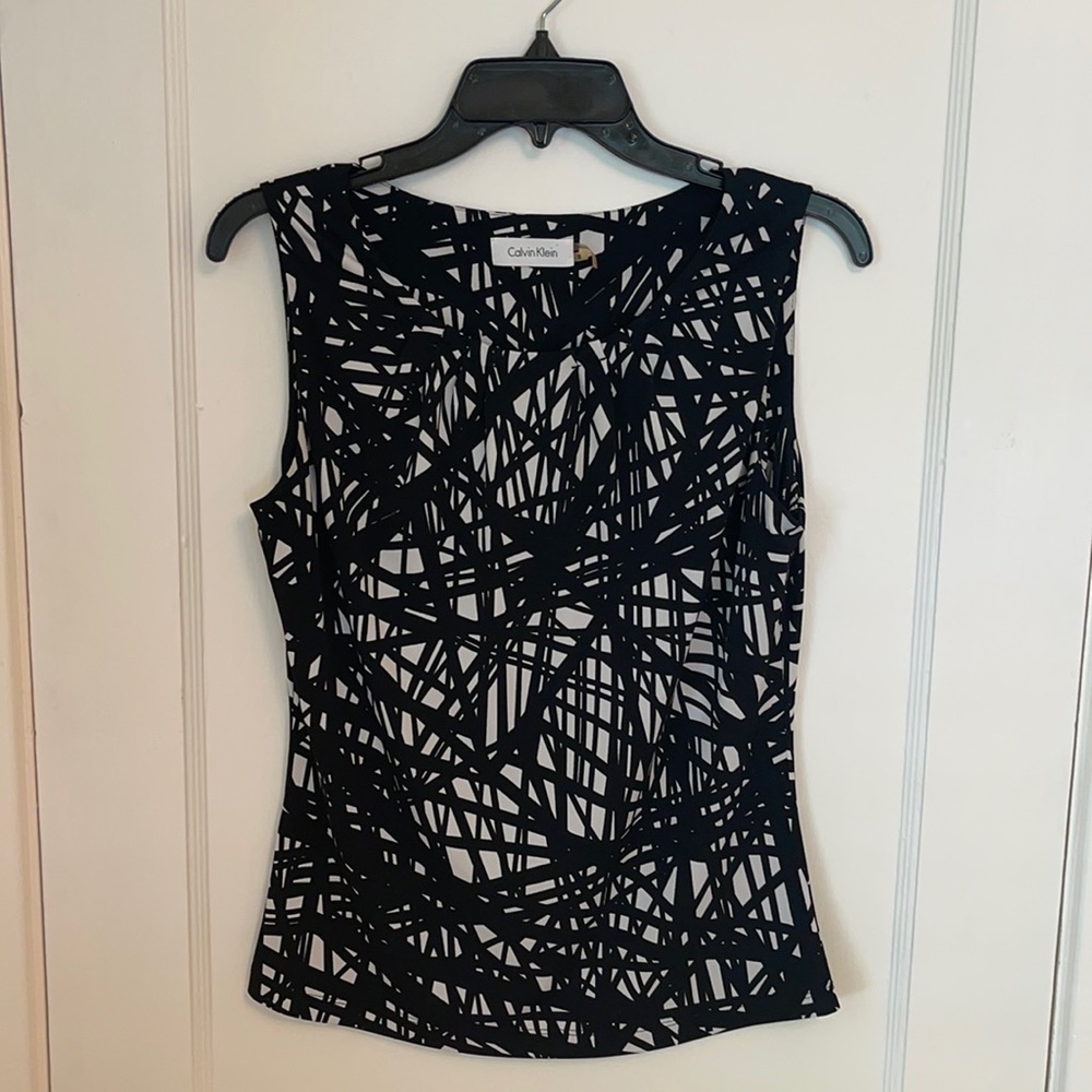 Calvin Klein Size S Black & White Print Sleeveless Top
